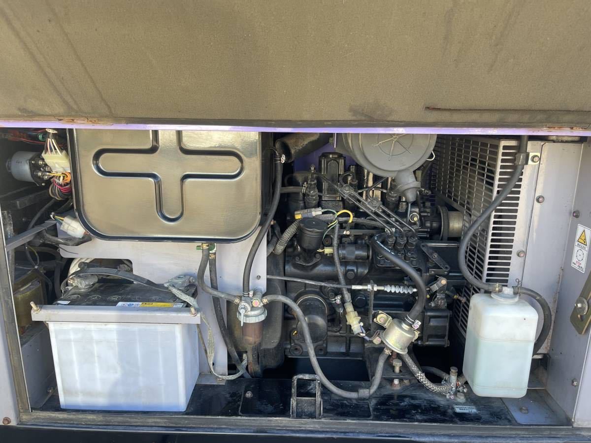 AIRMAN ディーゼルエンジン 防音型ブラシレス 溶接 発電機 中古 AIRMAN ディーゼルエンジン 防音型ブラシレス 溶接 発電機 中古