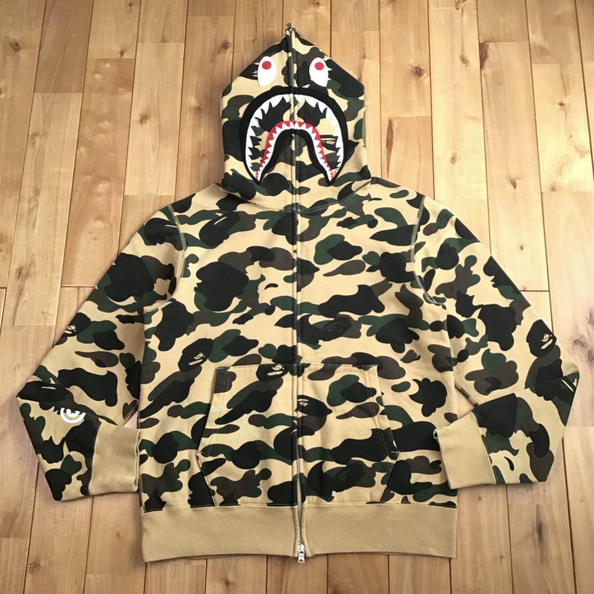 1st camo yellow シャーク パーカー Mサイズ shark full zip hoodie a bathing ape BAPE エイプ ベイプ アベイシングエイプ 迷彩 poz25