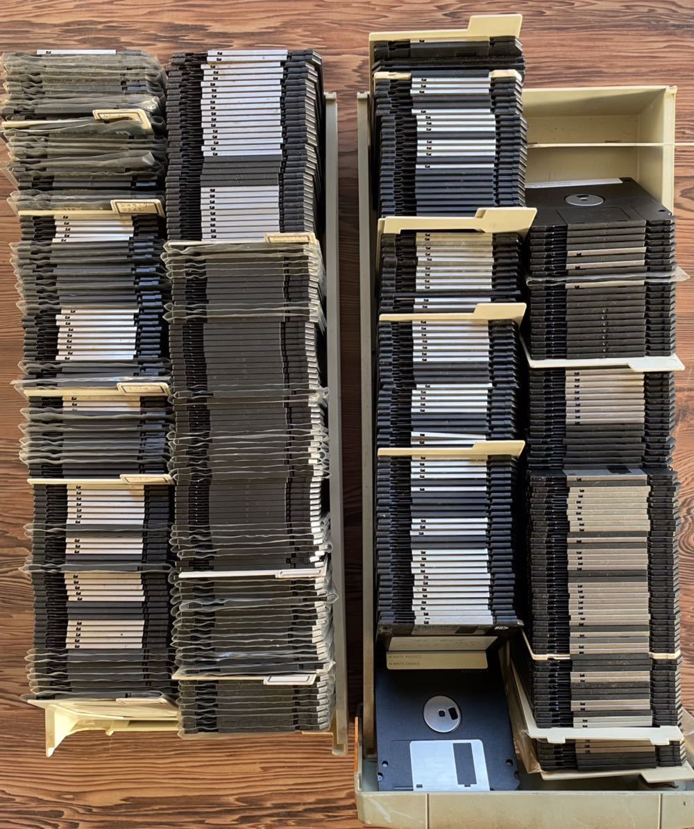 中古 ジャンク 大量 約400枚まとめ 使用済み 3.5”2HD 3.5インチ フロッピーディスク 動作未確認 TDK MITSUBISHI SONY FUJI _画像1
