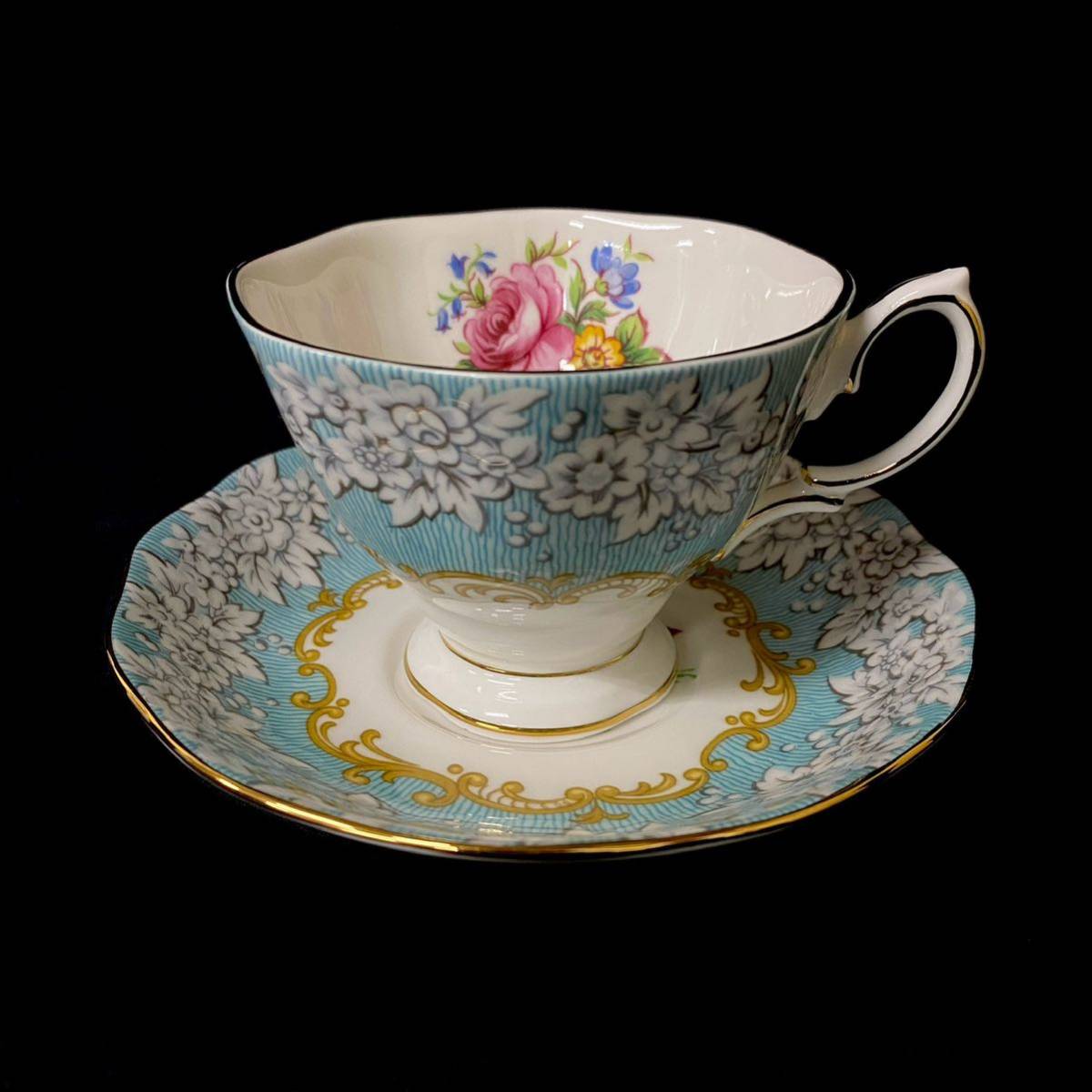 ROYAL ALBERT カップ ソーサー 金彩 ティーカップ ペア ロイヤルアルバート 洋食器 イギリス enchantment lady Carlyle ブルー ピンク 箱付_画像4