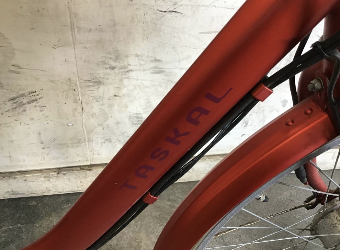 * Gifu departure ^TASKAL/ electric bike /26 -inch /3 step shifting gears / red / saddle dirt crack equipped / assist mileage verification / crime prevention equipped / present condition goods R5.10/3*a