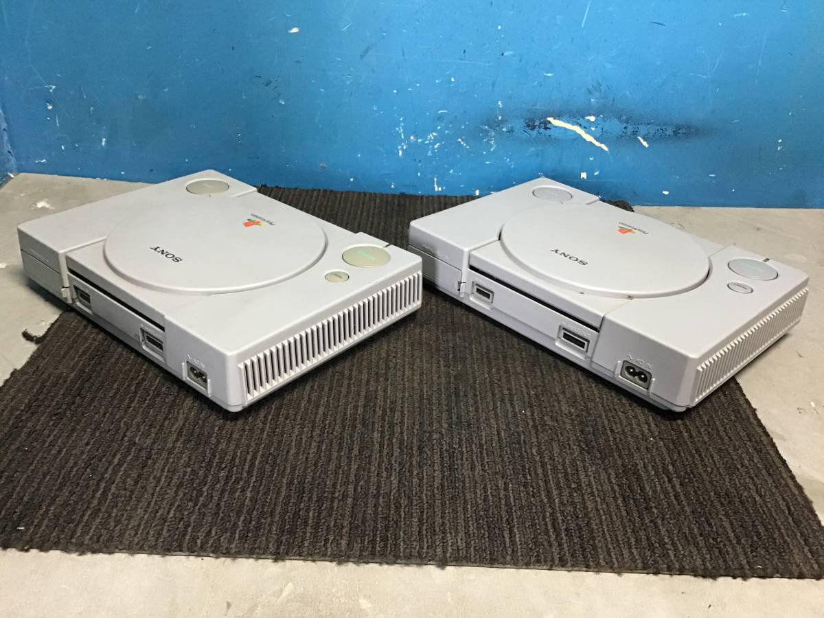 * Gifu departure ^SONY Play Station SCPH-5500/2 pcs. set ^ PlayStation for iron . controller /1 pcs / total 3 pcs. set / operation not yet verification / junk R5.12/3*