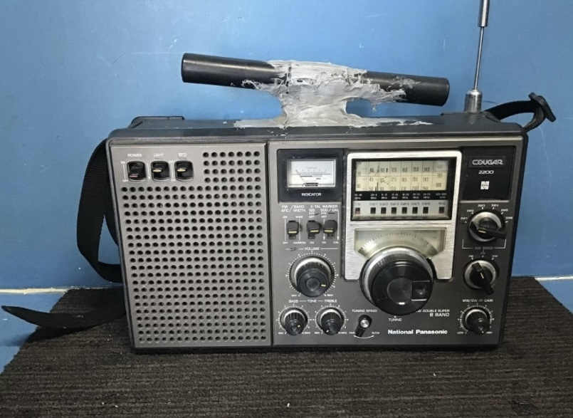 #◆National Panasonic COUGAR 2200 RF-2200 ナショナル クーガー ラジオ アンティーク　音出し確認 岐阜発　6/9_画像5