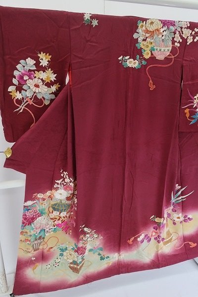 【着物フィ】アンティーク　訪問着　葡萄色 刺繍　身丈154cm ビビット 大正ロマン レトロ　正絹　仕立て上がり　kimono　15161_画像4