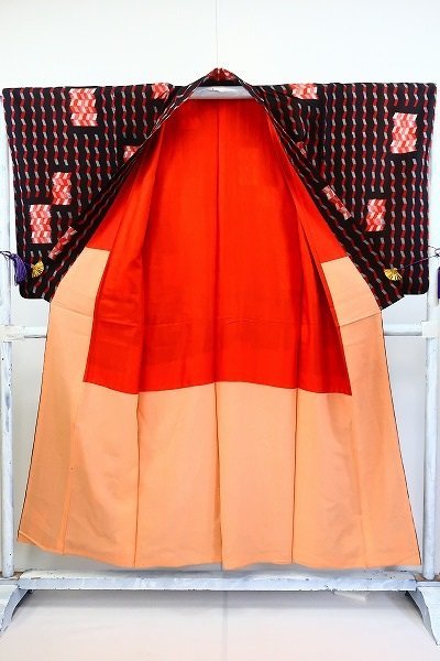 【着物フィ】アンティーク 銘仙 黒色 身丈146cm お洒落 大正ロマン レトロ 仕立て上がり 正絹 kimono 15220