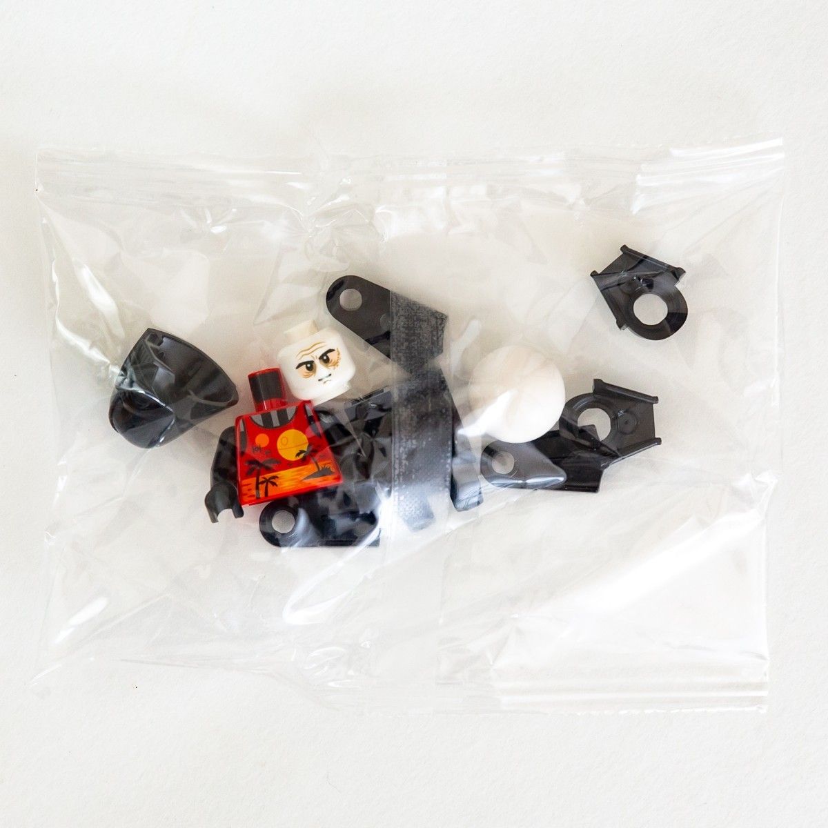 【正規品・袋未開封・未使用】 レゴ LEGO 75340 より スター・ウォーズ ダース・ベイダー サマーコスチューム ミニフィグ