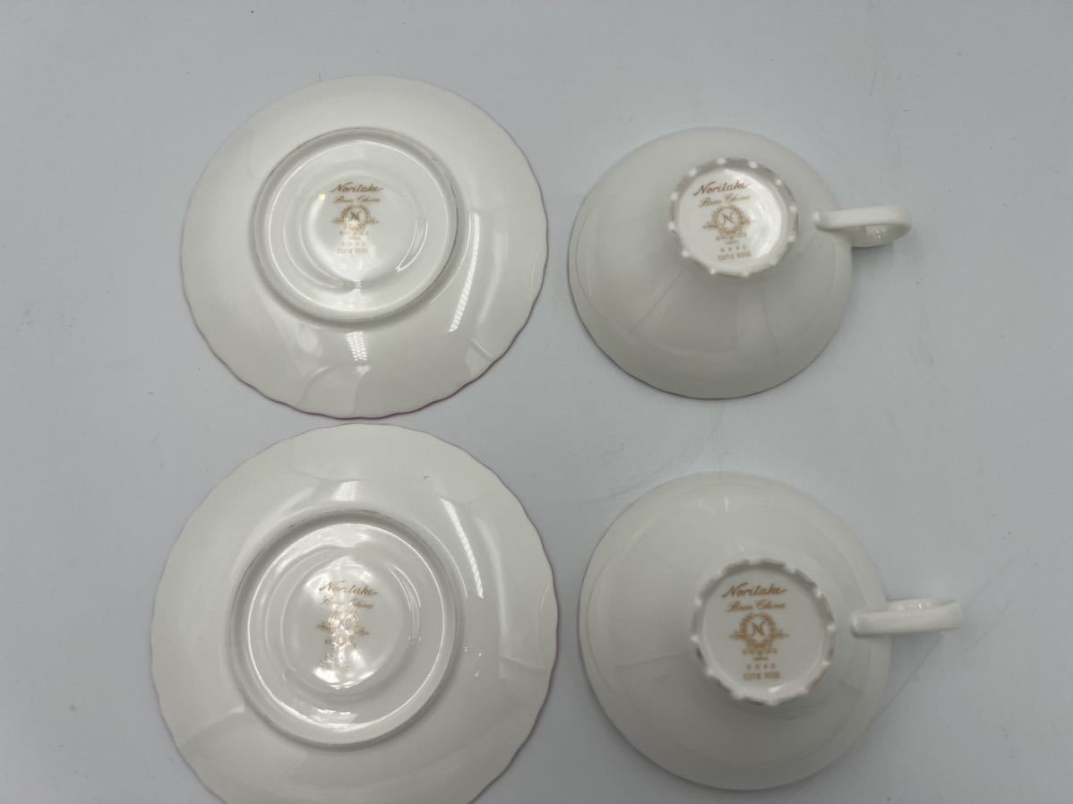 Noritake CUTIE ROSE ノリタケ　キューティーローズ カップアンドソーサー　×2 ティーポット　ミルクポット _画像3