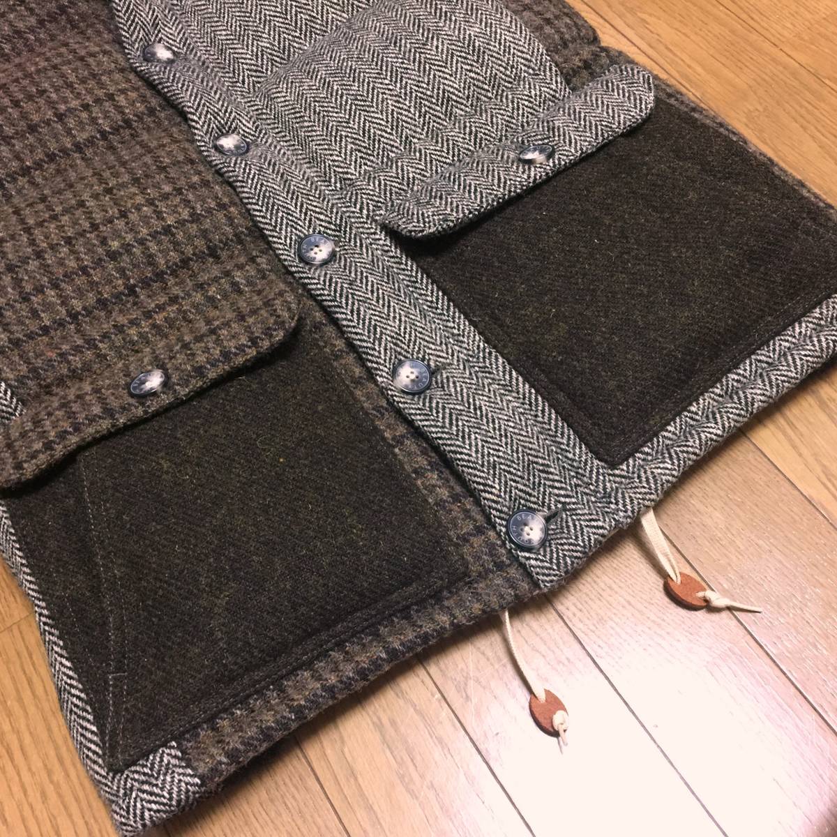 美品 BEAUTY&YOUTH ユナイテッドアローズ 英国 HARRIS TWEED ハリスツイード ヘリンボーン チェック クレイジー切替 ダウンベスト メンズ L_画像5