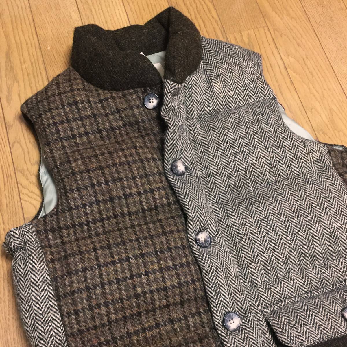 美品 BEAUTY&YOUTH ユナイテッドアローズ 英国 HARRIS TWEED ハリスツイード ヘリンボーン チェック クレイジー切替 ダウンベスト メンズ L_画像4