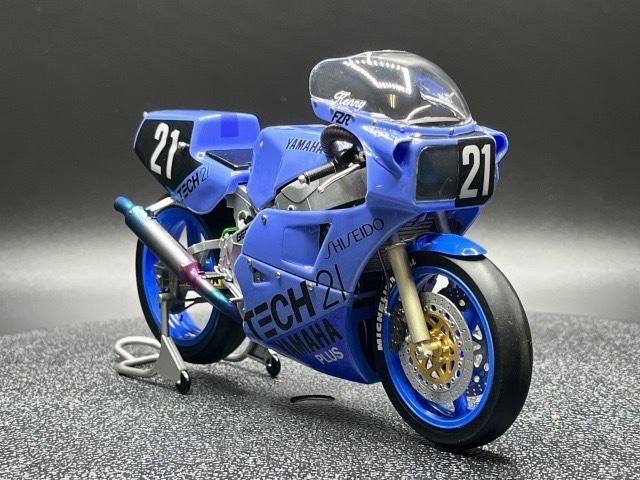 ヤマハ FZR750 鈴鹿8耐 TECH21 平忠彦&ケニーロバーツ 1/12 フジミ模型 完成品！_画像7