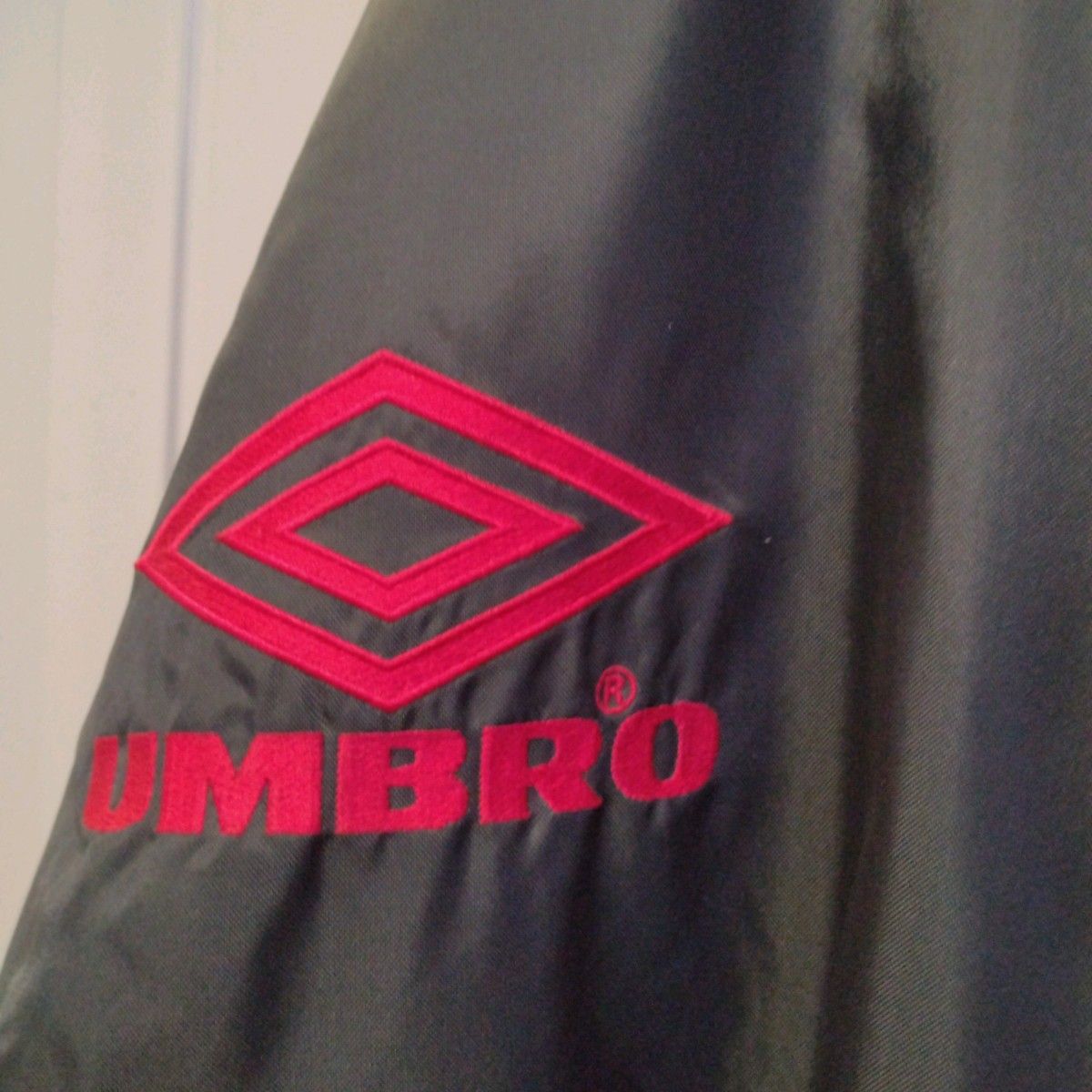 UMBRO アンブロ 90s ワンポイントロゴ刺繍　サイドラインダイヤ　マルチカラー　ナイロンジャケット