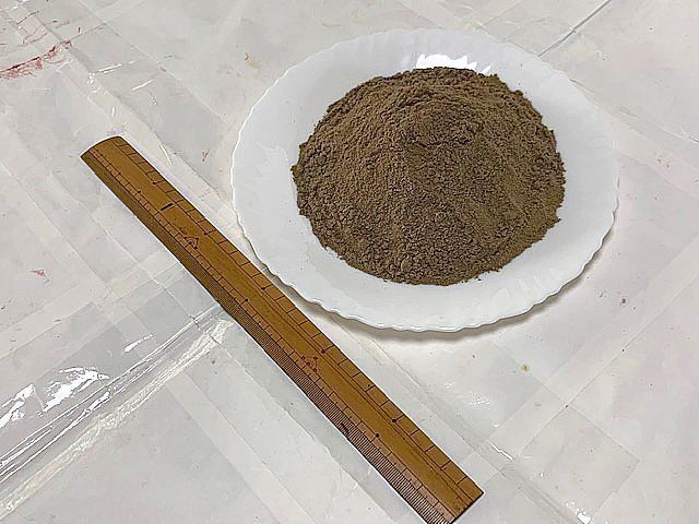 グッピーの粉末餌　粉餌　粉エサ　餌　エサ　練り餌　※分量900g_小麦粉よりやや粗目、強い匂いがします