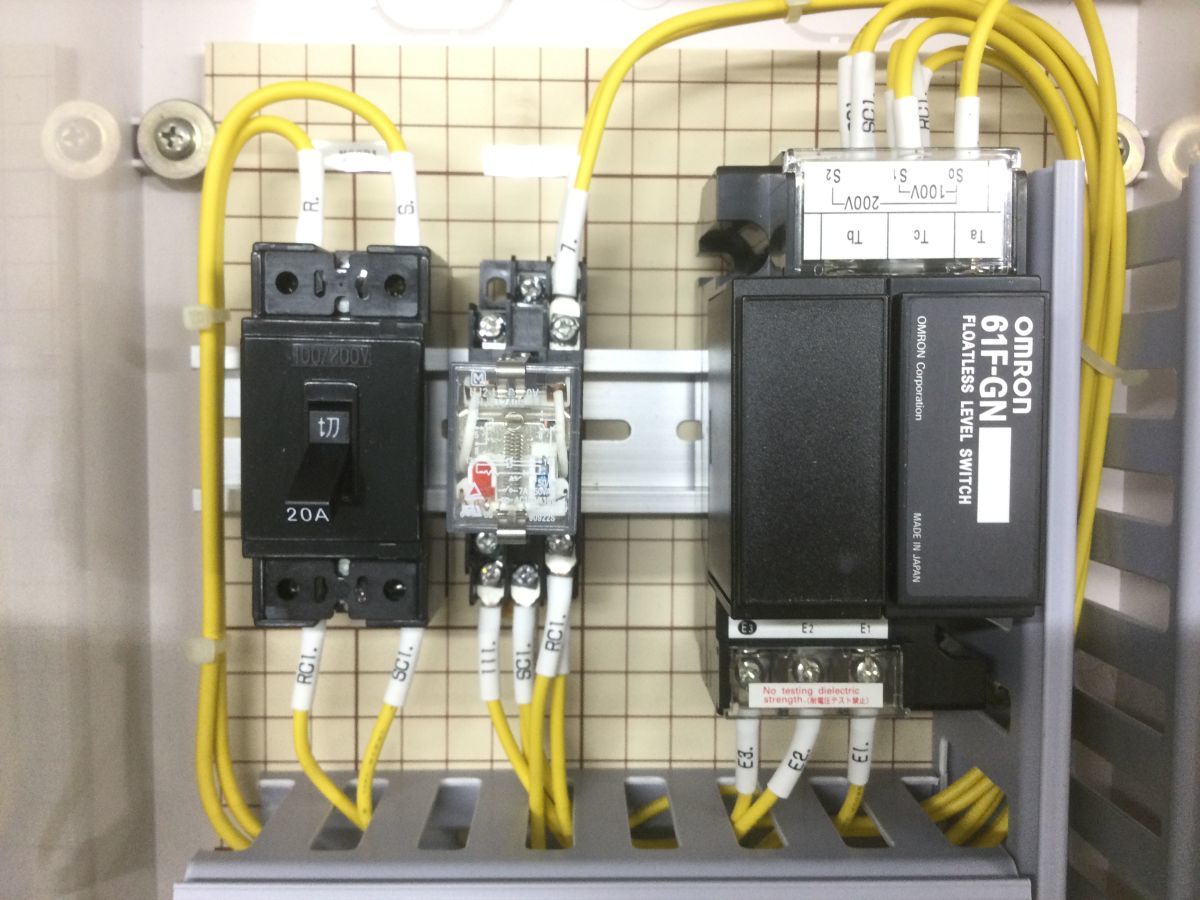 D749-100 オムロン(OMRON)フロートレスリレー 61F-GN /PANASONIC(パナソニック)HJ2-L-AC100V HJリレー/伝送装置 電器部品t_画像2