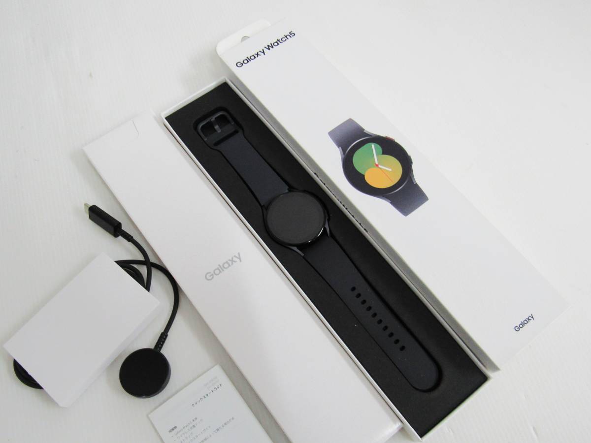 SAMSUNG Galaxy Watch5 SM-R905F 40㎜ ギャラクシーウォッチ グラファイト シリコンバンド スマートウォッチ 箱・充電器付 中古 kd _画像1