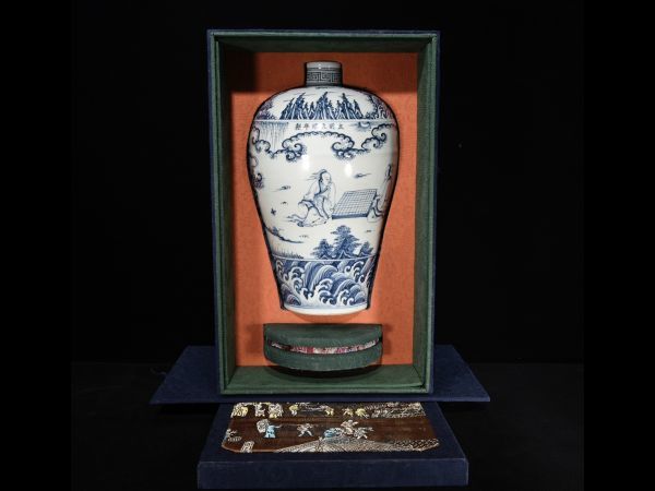 「明 天順年製 陶磁器 青花人物故事紋梅瓶」染付 置物 擺件 古賞物 中国古美術 旧蔵出