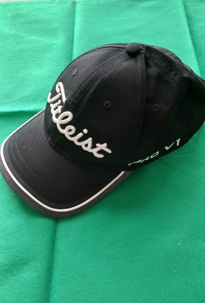 ★★Titleist タイトリスト フットジョイ PRO V1 キャップ 帽子（黒）E32_画像1