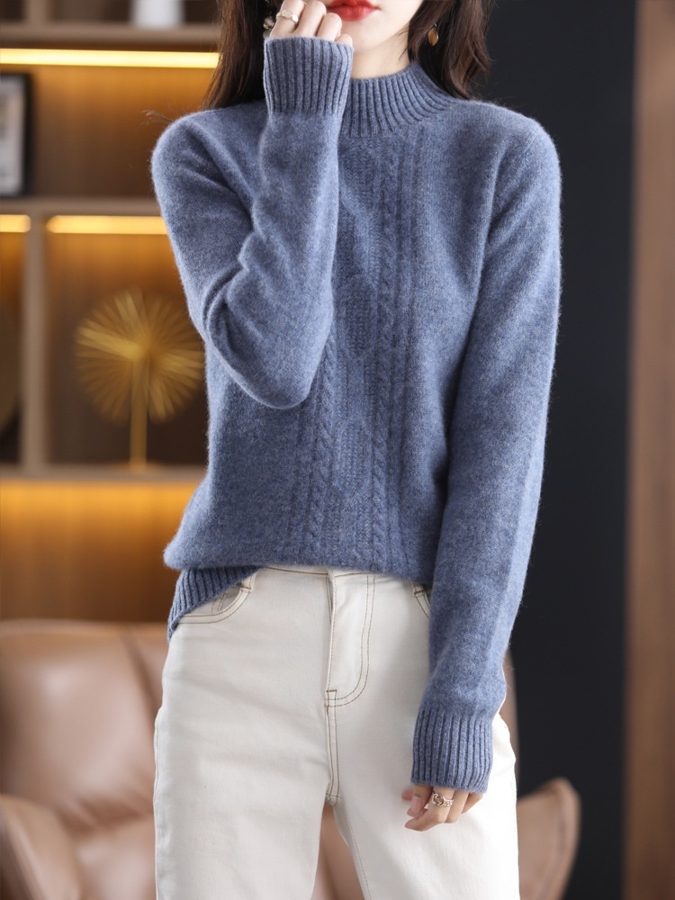 新品☆ふんわり柔らかミンクカシミヤ　着痩せ　デザインケーブル編み可愛いハイネックニットセーター　薄いグレー_他の色にご参照