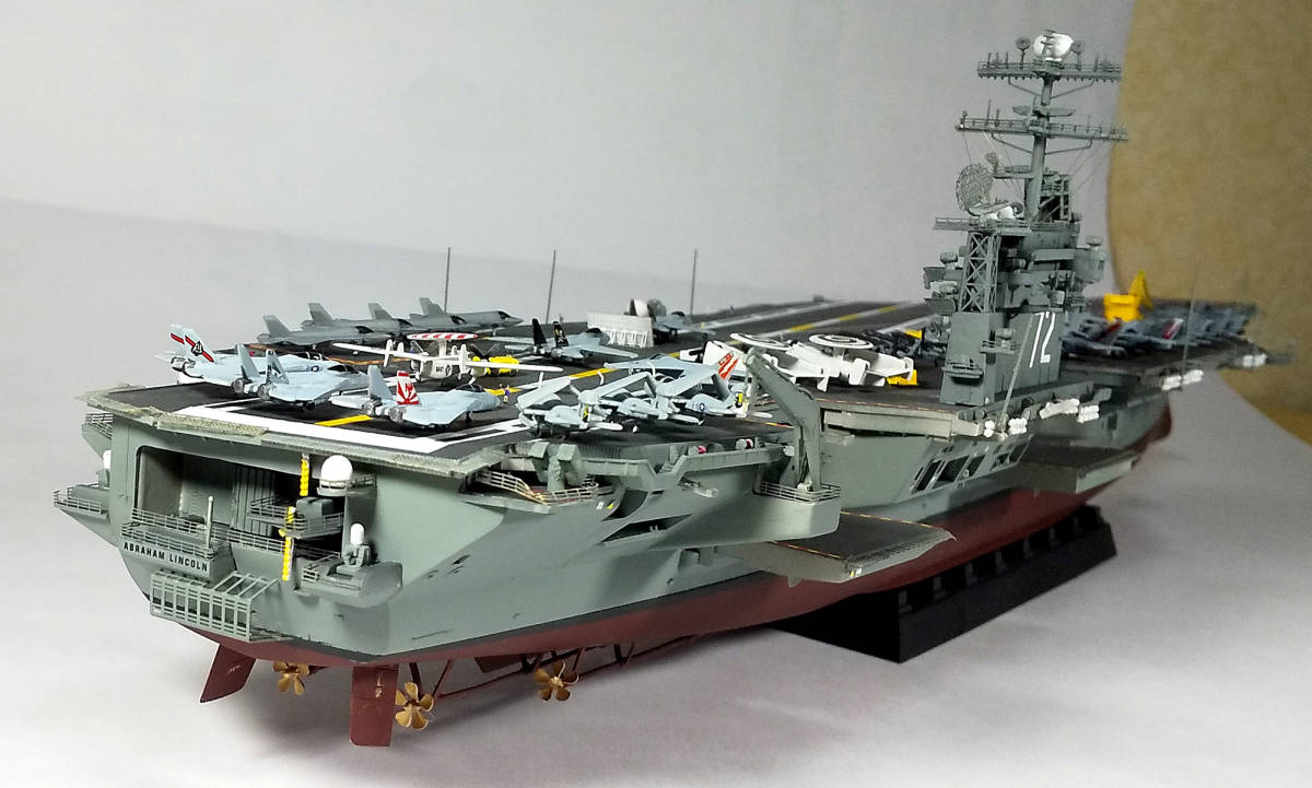 ●完成品・1/700・アメリカ海軍ニミッツ級空母・CVN-72『エイブラハム・リンカーン』【格納庫室内LED】_画像1