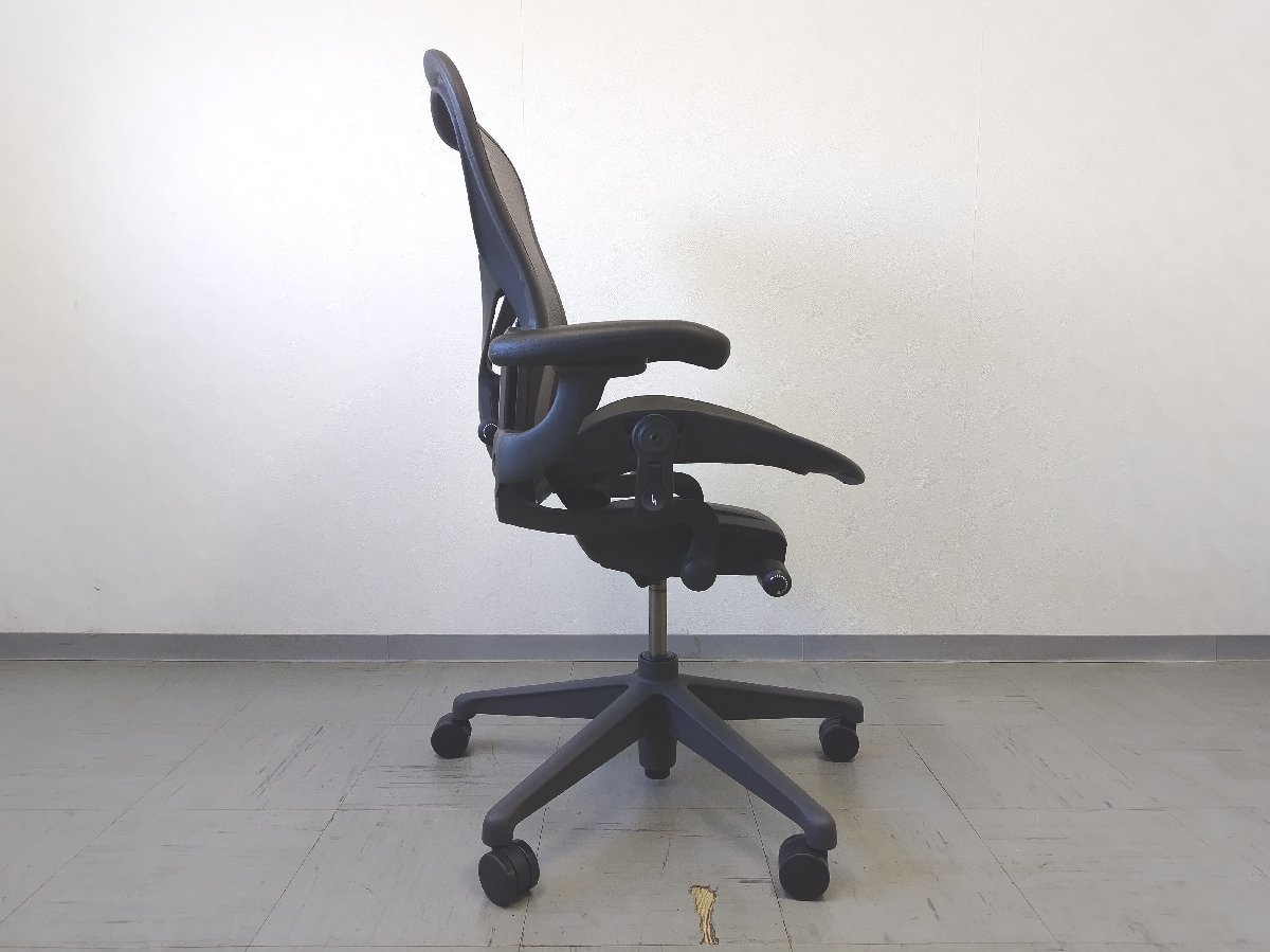 【美品・2019年製】Herman Miller ハーマンミラー アーロンチェア リマスタード Bタイプ 25万 グラファイトベース 事務椅子 オフィスチェア_画像5