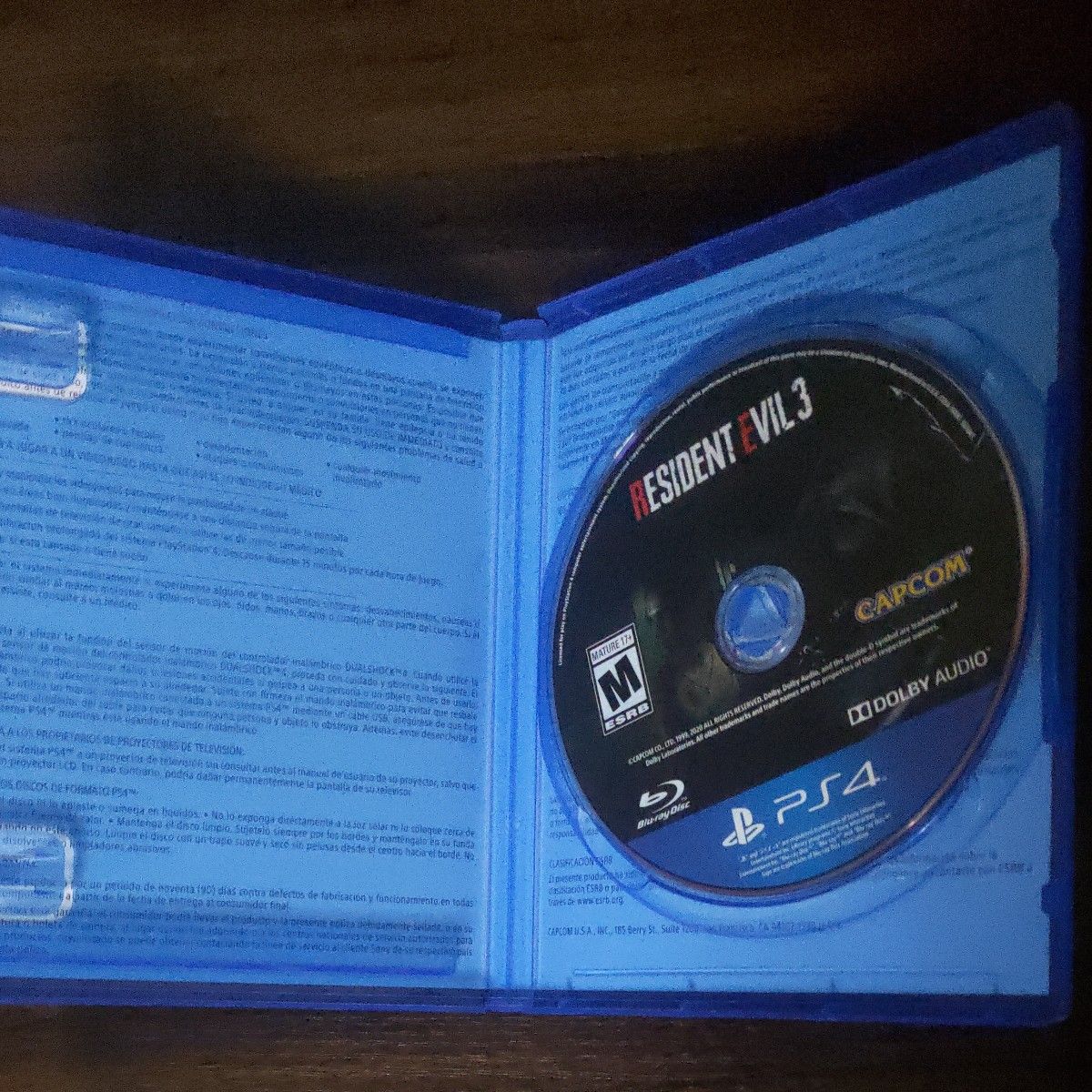 【北米版】中古PS4 バイオハザードRE3 北米版 規制なし日本語音声字幕あり