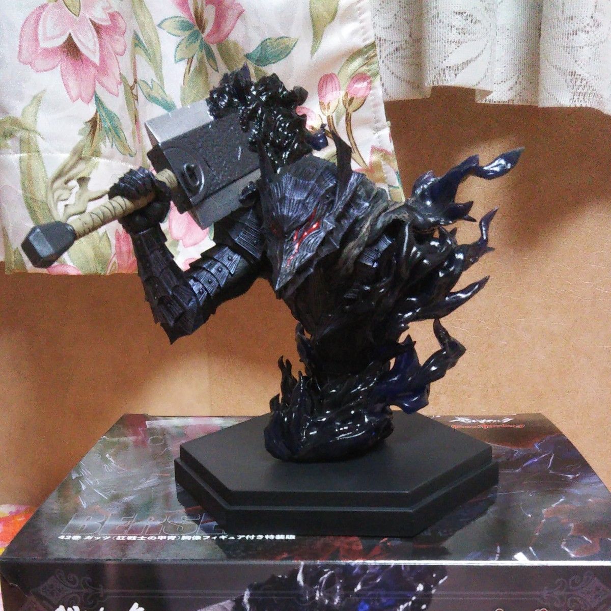 ベルセルク第42巻 ガッツ(狂戦士の甲冑)胸像フィギュア付き特 ベルセルク第42巻 ガッツ(狂戦士の甲冑)胸像フィギュア付き特