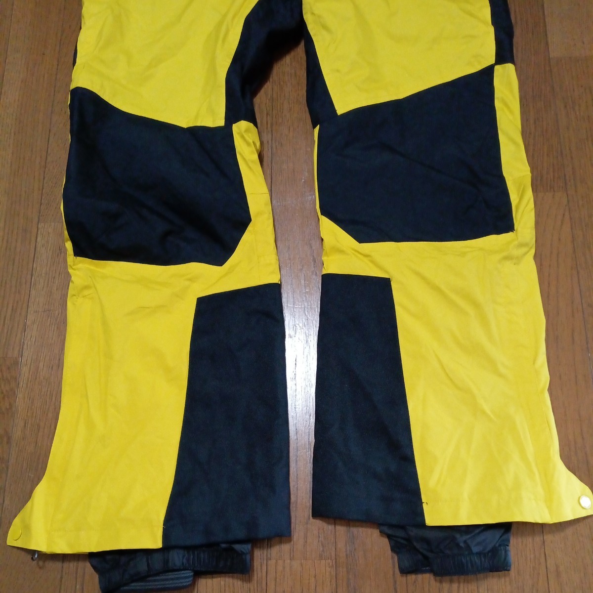 コロンビア スノーボードウェア パンツ メンズパンツ L OMNI-TRCH スキー　アルミ　Columbia Men's Iceventure Bib, Laser Lemon/Black_画像4