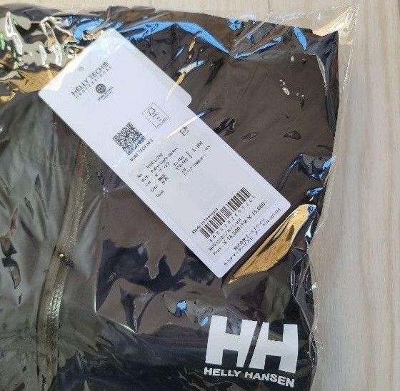 【新品】ヘリーハンセン　防水ジャケット　シャカシャカジャケット　L　アウトドアジャケット　スポーツ防寒防水ジャケット