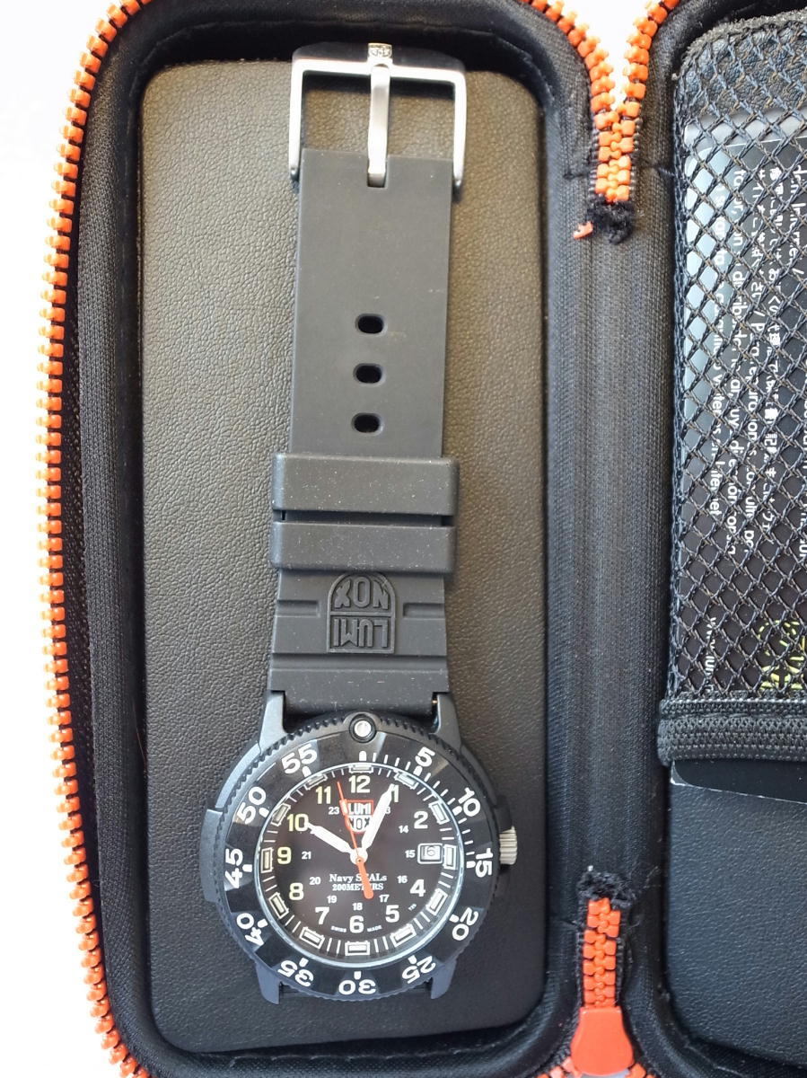 【ルミノックス 腕時計】Luminox Ref.3001 RED HAND 日本限定レッドハンドシリーズ カーボンケース アナログ 200m防水 ネイビーシールズ_画像6