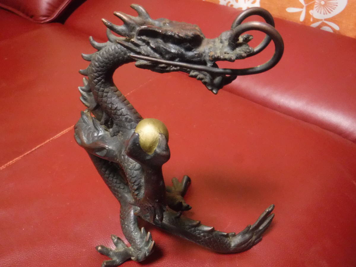 龍 竜　ドラゴン　置物 三本爪 　縁起物　高さ　約２５ｃｍ　幅　約１５ｃｍ　横　約２０ｃｍ_画像1