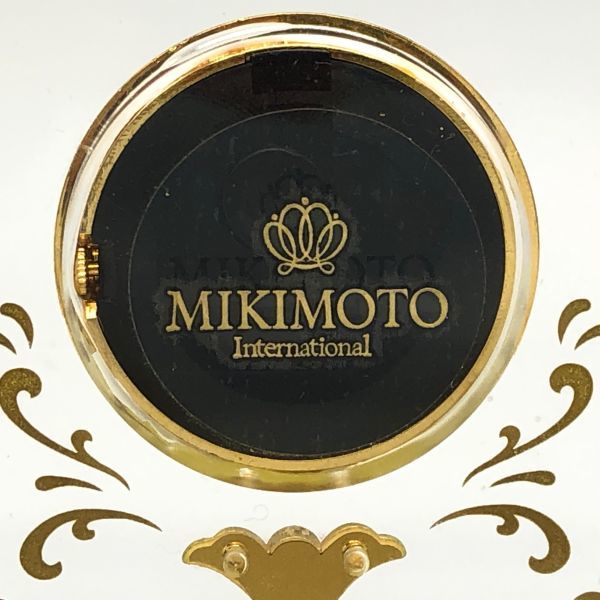 【21162】MIKIMOTO ミキモト 置時計 パール付 真珠 クォーツ 経年保管品 中古品 動作未確認 ジャンク品 梱包60サイズ レターパックプラス_画像4