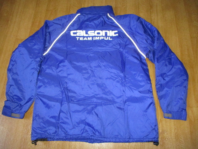 カルソニックレーシングチーム・スーパーGT　収納フード付き　防寒ジャケット　Lサイズ　極美中古_画像2