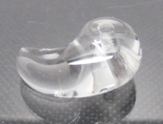 NO.32 水晶勾玉(約20×12mm)＜万物との調和＞ふっくら可愛い 天然石現品_画像3