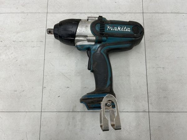 【愛知 東海店】CF704【年末売切】makita 充電式インパクトレンチ TW450D 充電器付属 BL1830対応機種 ★ マキタ 充電式 レンチ ★ 中古_画像3