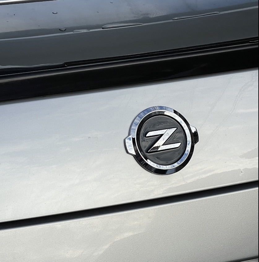 フェアレディZ Z33 Z34 Z エンブレム 日産 350Z 370Z 海外仕様 フロント リア クローム メッキ_Z33への取り付け例です。