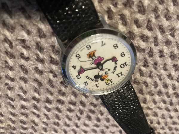 スイス製手巻き式腕時計ミニーマウス_画像1