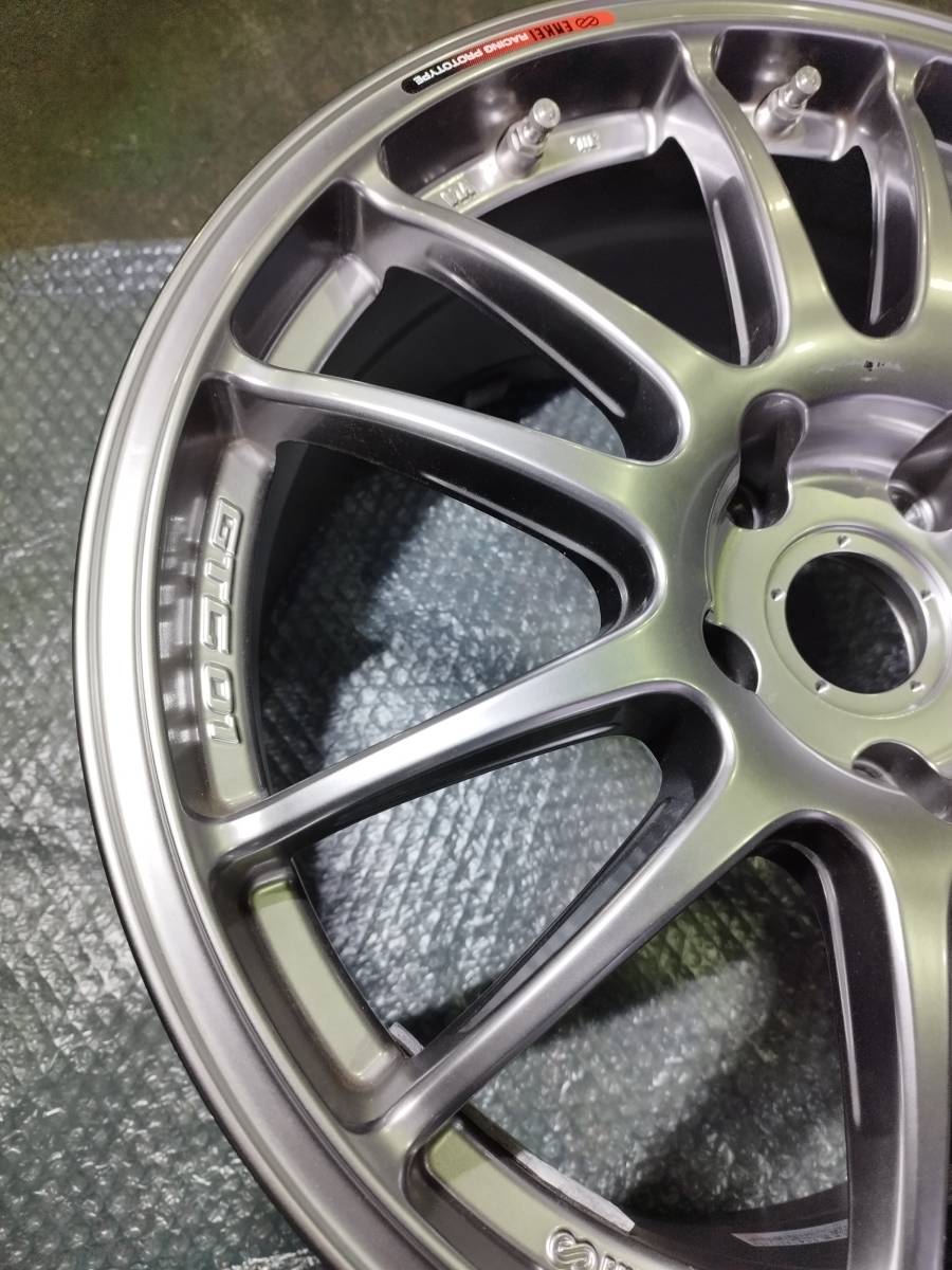 美品 エンケイ ENKEI GTC01 PCD114.3 5H 17×8J +40 17インチ 1本 ホイール JDM 5穴 日本製 シルバー レーシング Prototype カスタム_画像4