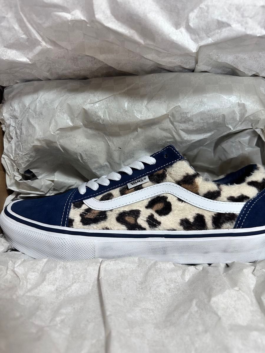 Supreme × Vans Leopard Old Skool "Navy"