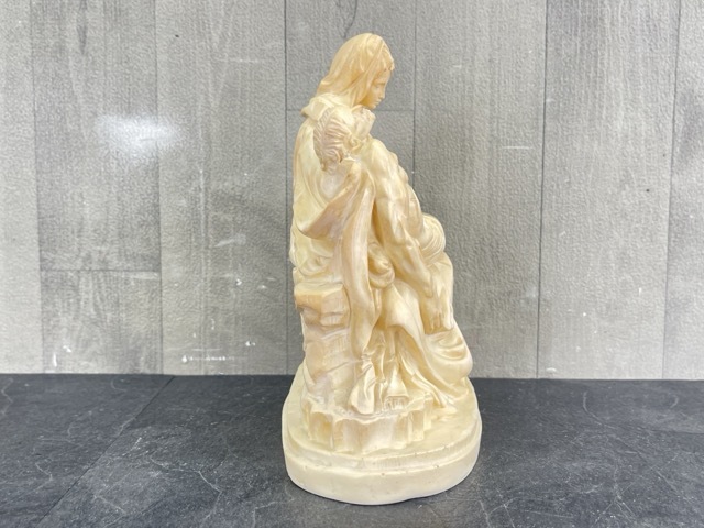 RELIGIOUS FIGURE Sculptor A.santini PIETA 【中古】 ピエタ像 イタリア製 置物 高さ約21cm アンテルマサンティーニ フィギュア/55715_画像4