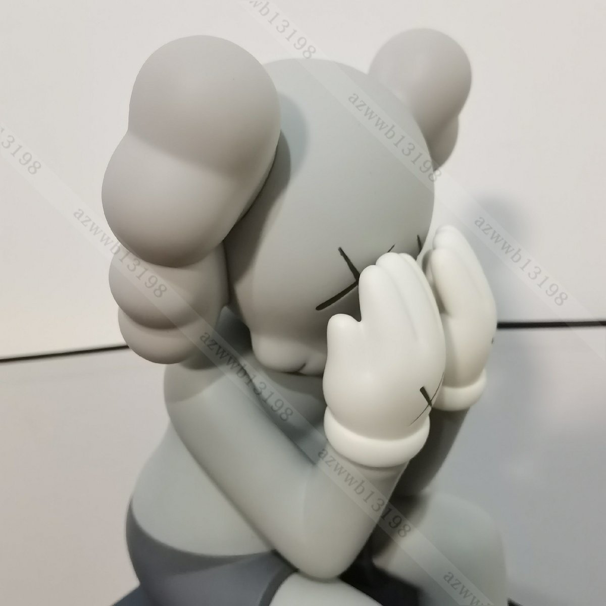 kaws MEDICOM TOY grey sad kaws メディコム・トイ カウズ Passing Through grey 高さ29cm　おしゃれ かわいい_画像3