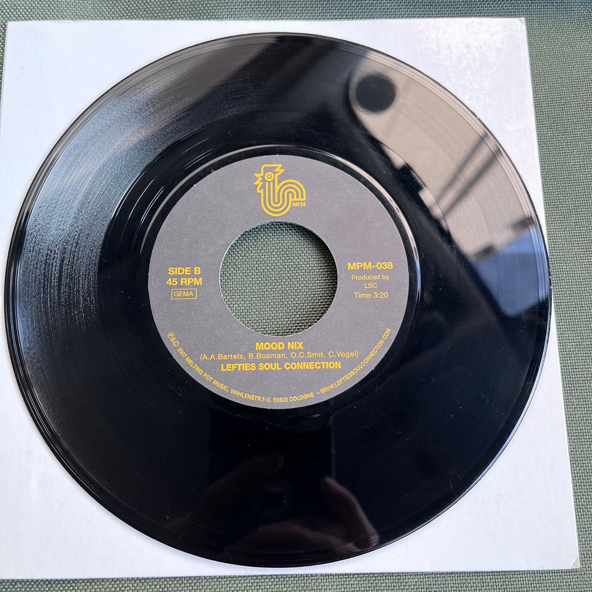 lefties soul connection /fais do-do 、 mood  7inch レコード　funk