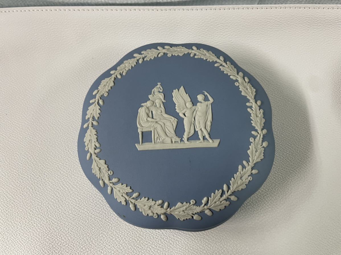 WEDGWOOD　ウェッジウッド　1997　クリスマス　飾り皿　花瓶　小物入れ　置物　3点セット。_画像6