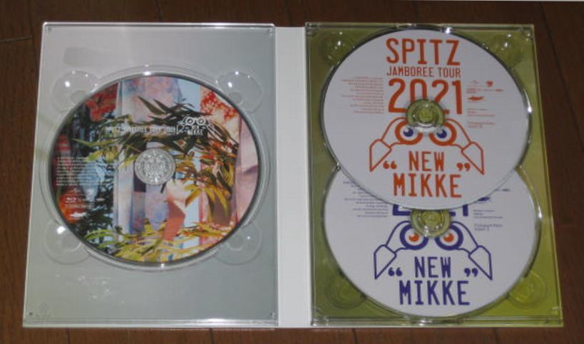 初回限定盤！スピッツ・Blu-ray & 2CD・「SPITZ JAMBOREE TOUR 2021 “ NEW MIKKE ”」_画像4