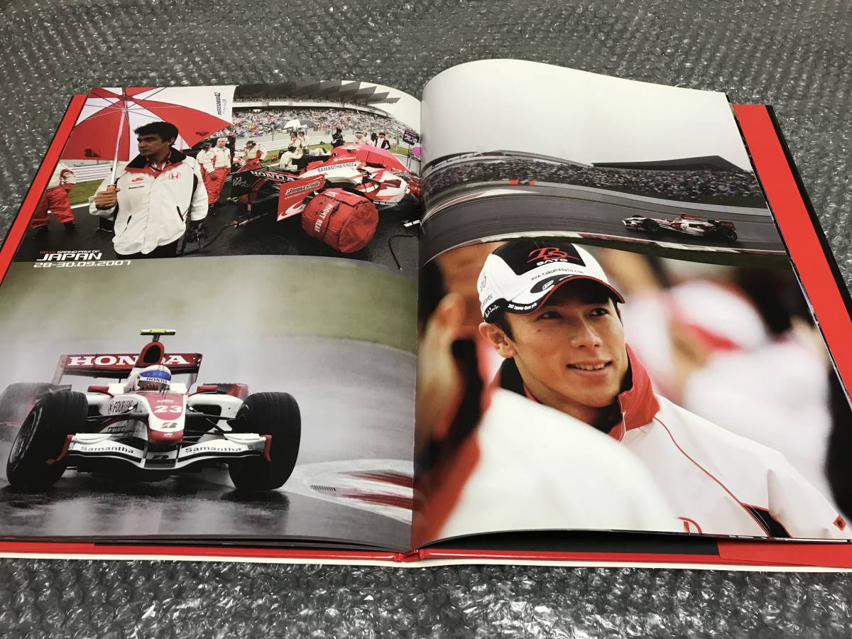 F1 スーパーアグリ【公式写真集】2007年版★新品未開封★F1 ホンダ 鈴木亜久里 佐藤琢磨★大判本 絶版のためプレミアの付く希少書_画像6