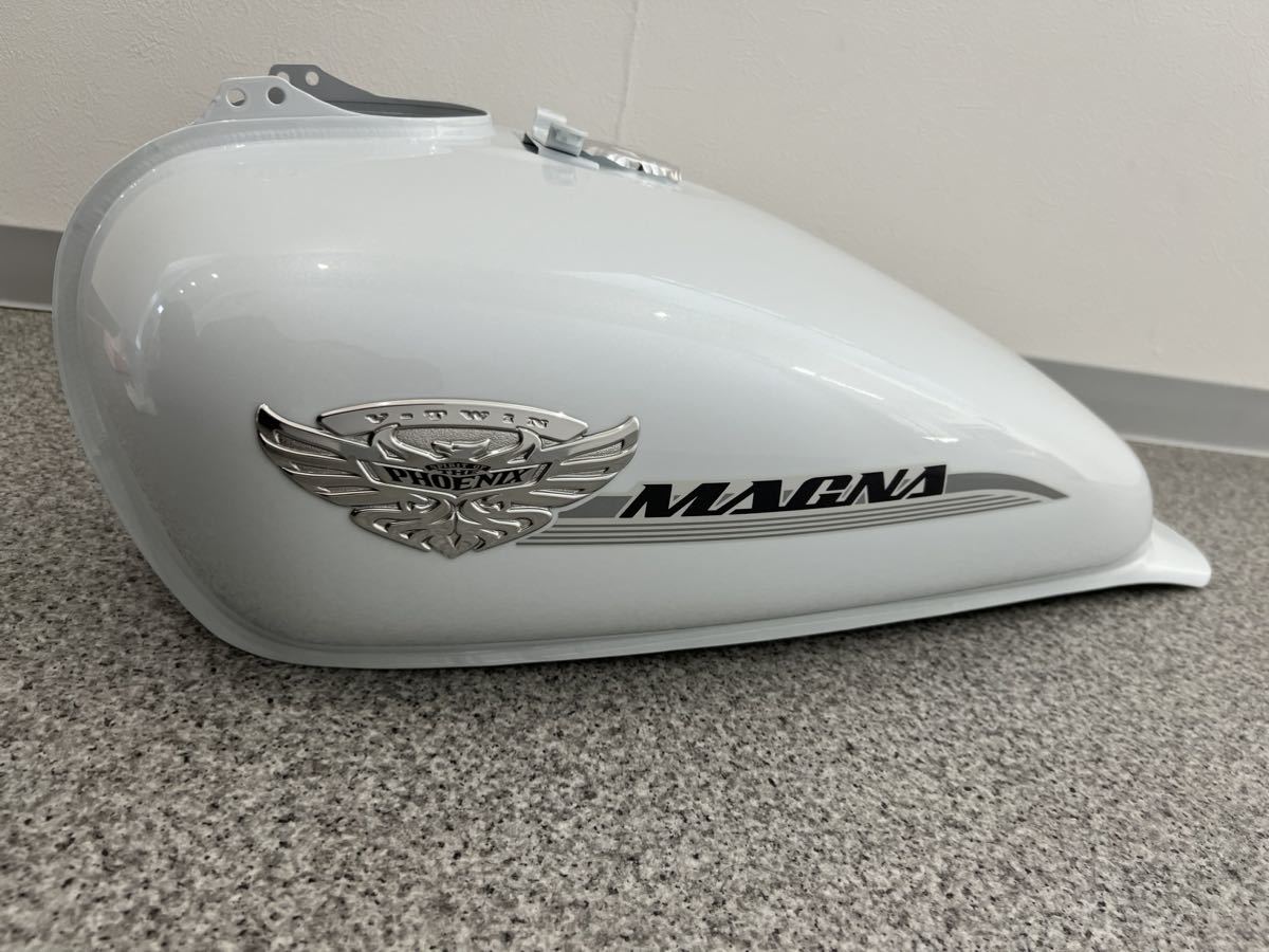 ホンダ 純正 V-TWINマグナ ガソリンタンク 250 ? サビなし ホンダ 純正 V-TWINマグナ ガソリンタンク 250 ? サビなし