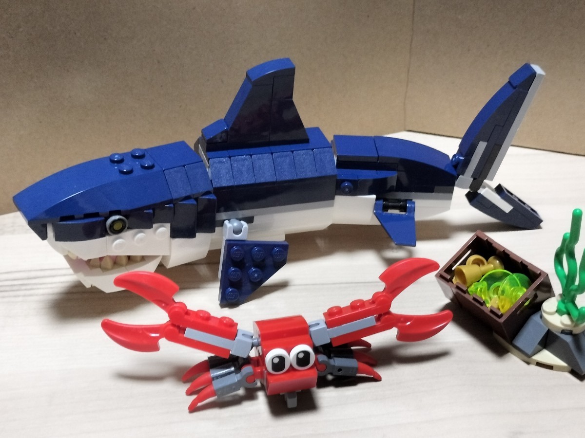 送料無料即決希望　レゴ LEGO クリエイター31088 深海生物　3in1　サメ　カニ　イカ　アンコウ　クジラ　宝石_画像5