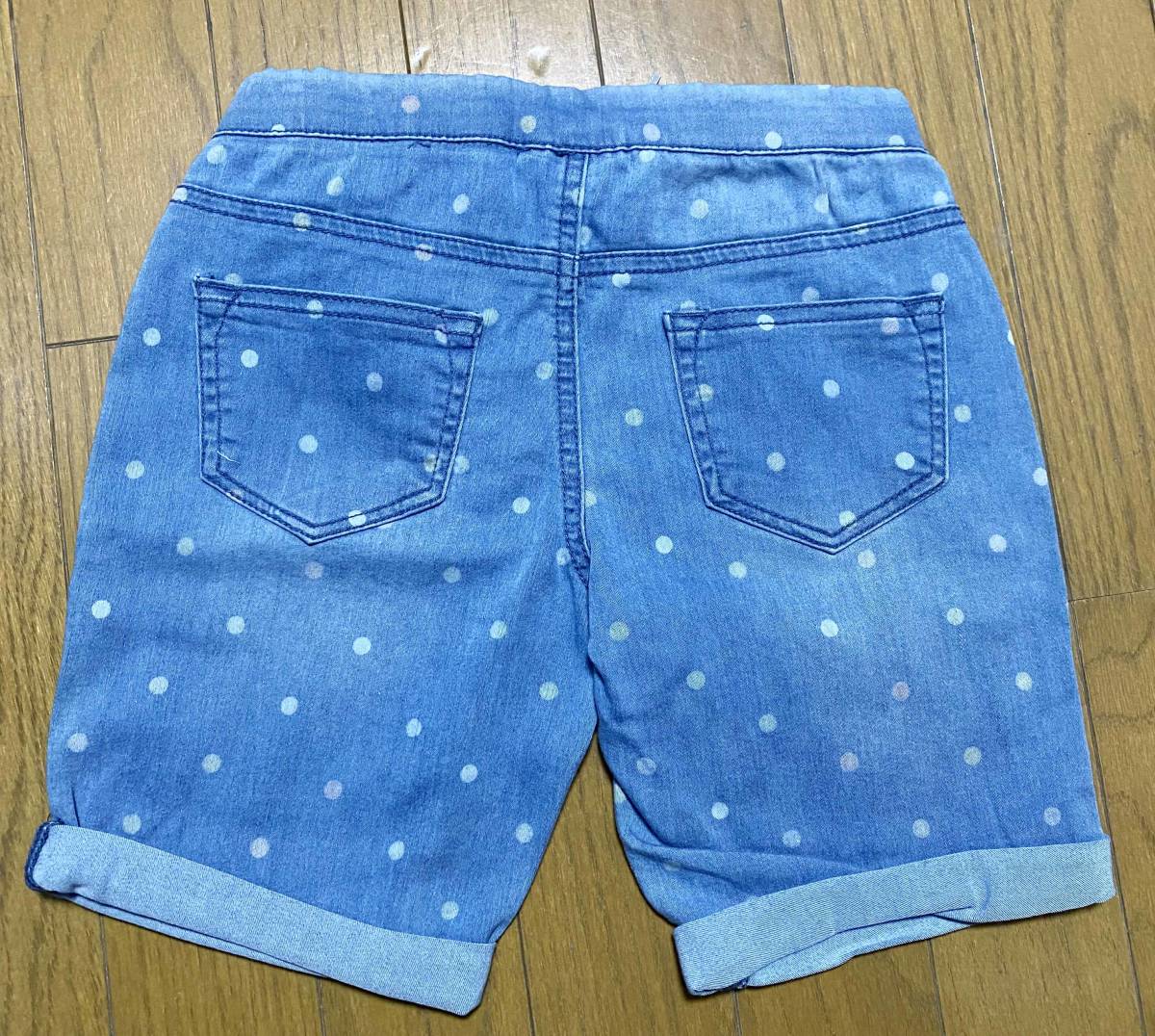 新品 140 ★ コストコ VIGOSS ガールズ ハーフパンツ ストレッチ デニム ショート パンツ キッズ 女の子 短パン ドット 水玉 半ズボン_画像2