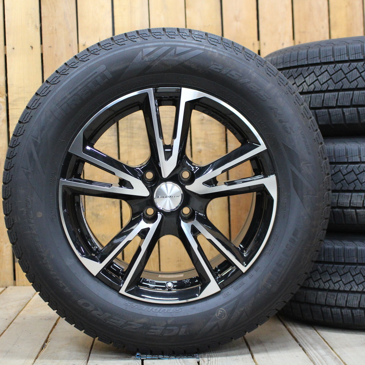 シトロエン C4 プジョー 2008 他 16インチ 6.5J+25 PCD108 ピレリ アイスゼロ 215/65R16 スタッドレス タイヤ ホイール 4本SET_画像1