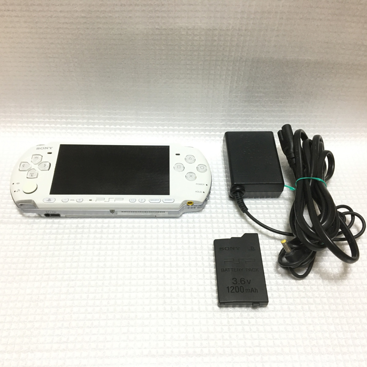 ■ SONY PSP-3000 本体 セット ACアダプター 美品 パール・ホワイト 動作確認済 PSP 3000 一式 純正バッテリー付属