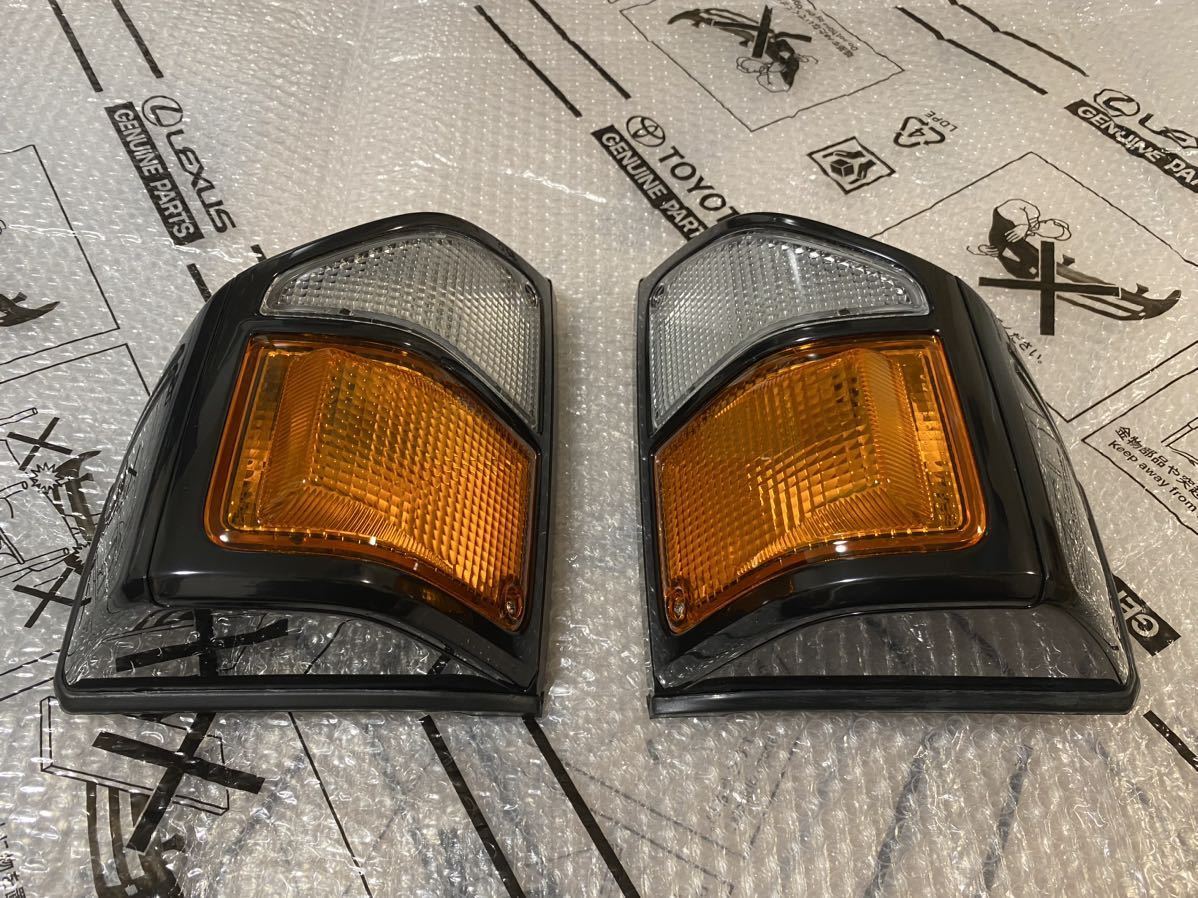 トヨタ純正 ランクル70 ウインカー コーナーランプ レンズ 左右 トヨタ純正 ランクル70 ウインカー コーナーランプ レンズ 左右