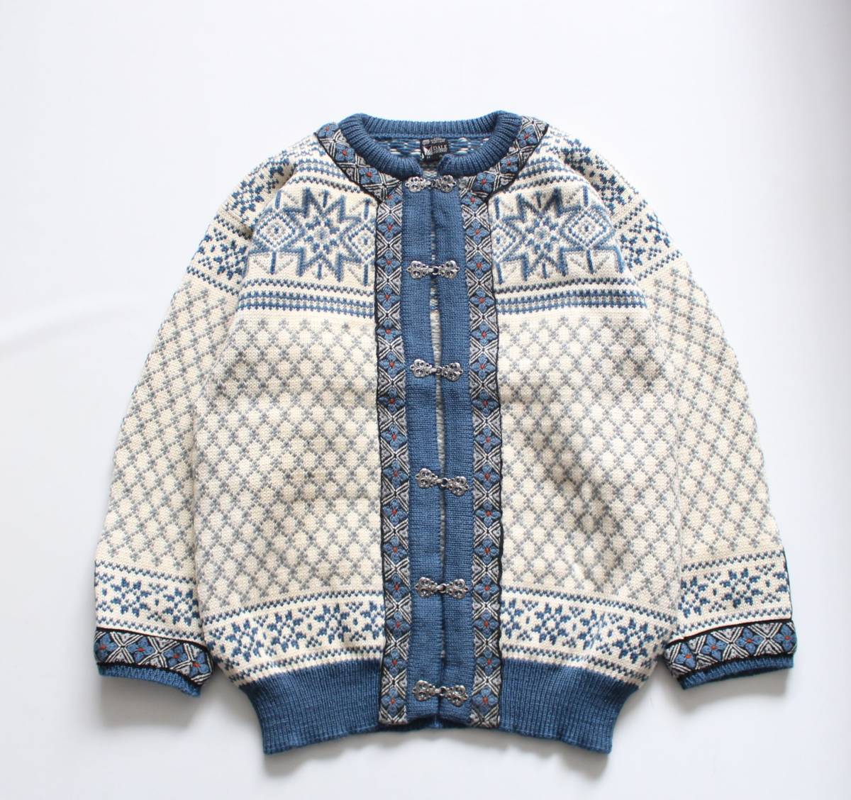 [ DALE OF NORWAY Dale obnoru way ] hand knitted wool knitted metal hook embroidery cardigan XL Vintage noru way made 